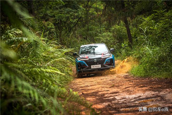 长安cs75山地越野,第二代长安cs75plus山地雪地越野