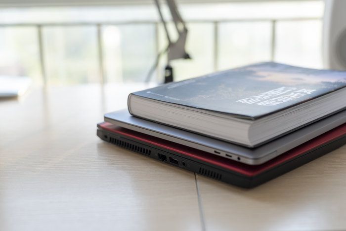 外星人alienware m15哪个颜色好 (外星人alienware m15 r7测评)