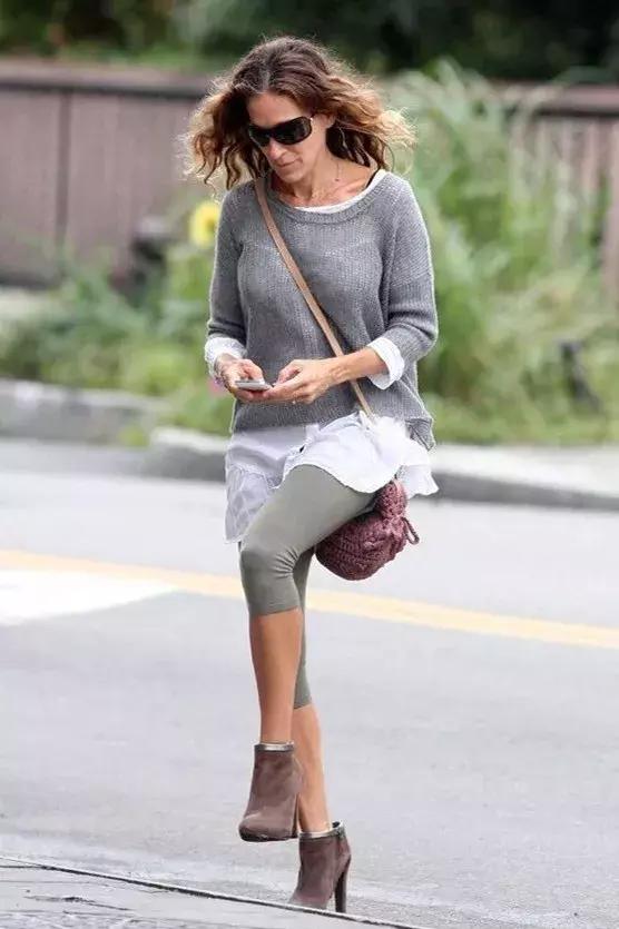 都是鹰钩鼻大美女，都爱过同一些男人，她俩的路怎么就不一样呢？