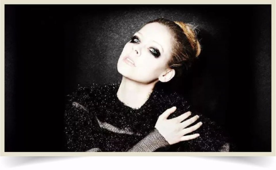 艾薇儿到底是不是替身 (艾薇儿替身阴谋真相)