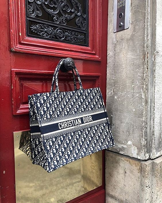 第一个大牌包包怎么买,入手的第一个大牌包包怎么选