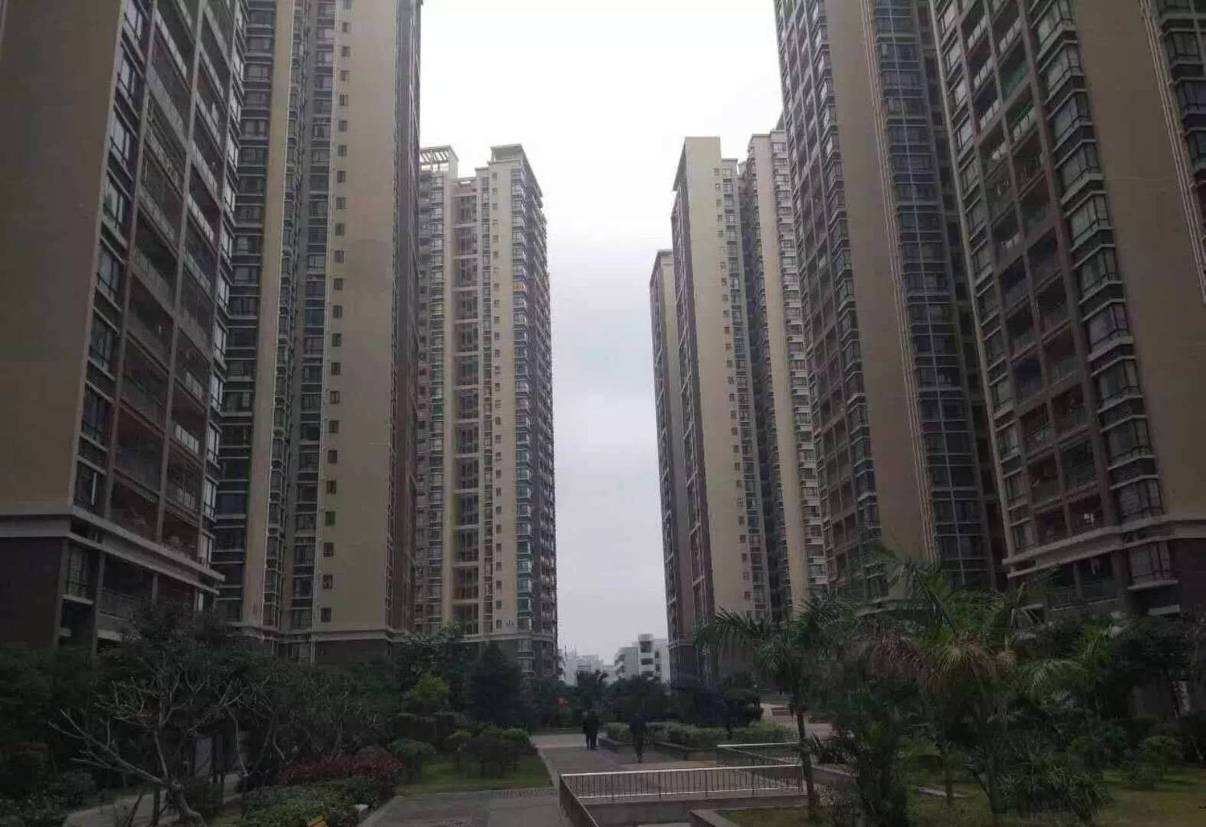 只剩下2楼和14楼选哪个,1楼不想买2楼不想要