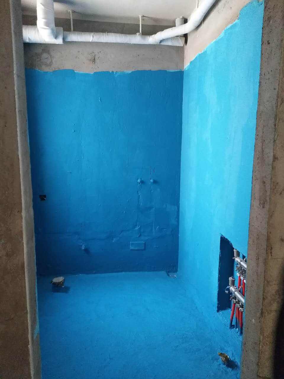 卫生间做过防水为什么还会返碱,卫生间做了防水还返潮什么原因