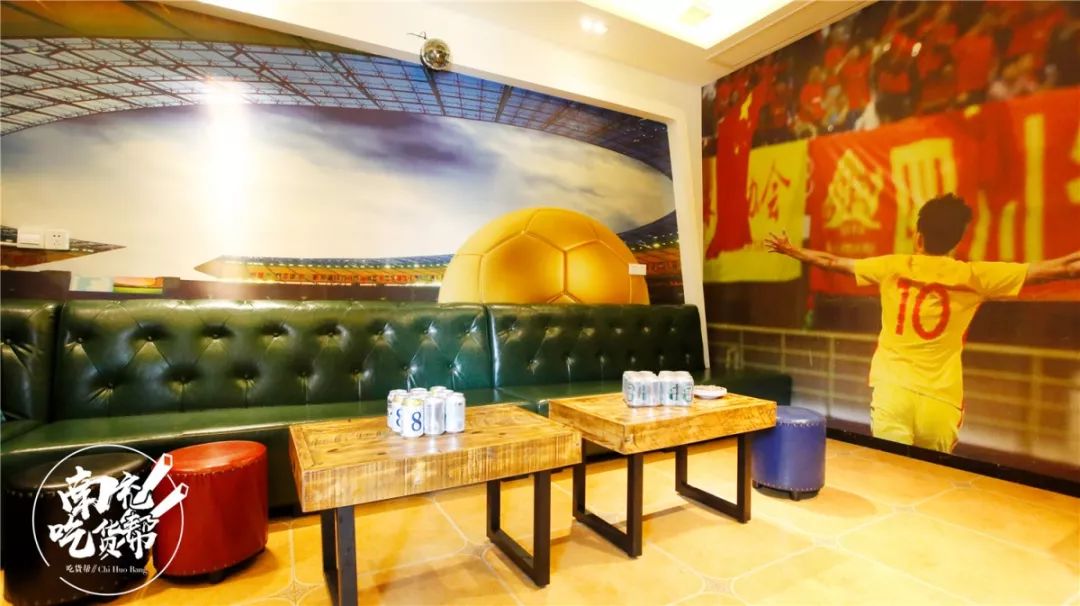 18岁踢球小伙,18岁踢球小将