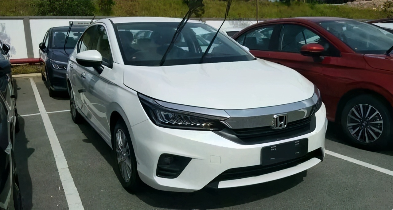 本田锋范和雅阁哪个好,本田锋范和雅阁哪个性价比高