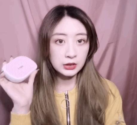 自己在家剪头发不用去理发店了,不能出去理发在家理发怎么理