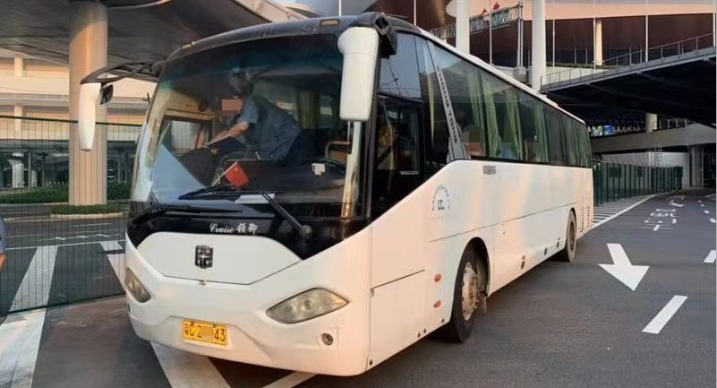 珠海交警查大巴车,珠海交警抓套牌车