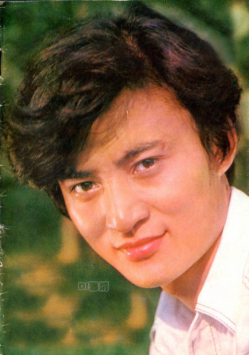 罕见老照片80年代男星,80岁老戏骨全部照片