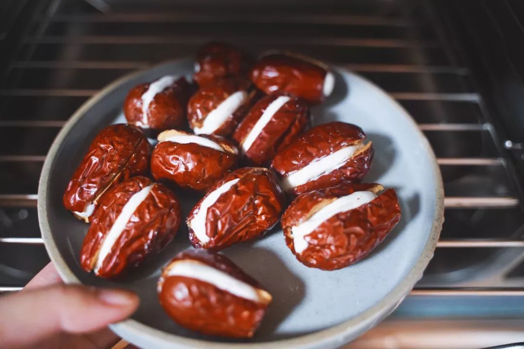 抹茶红豆红枣糯米糕做法,红枣糯米粉自制小甜品