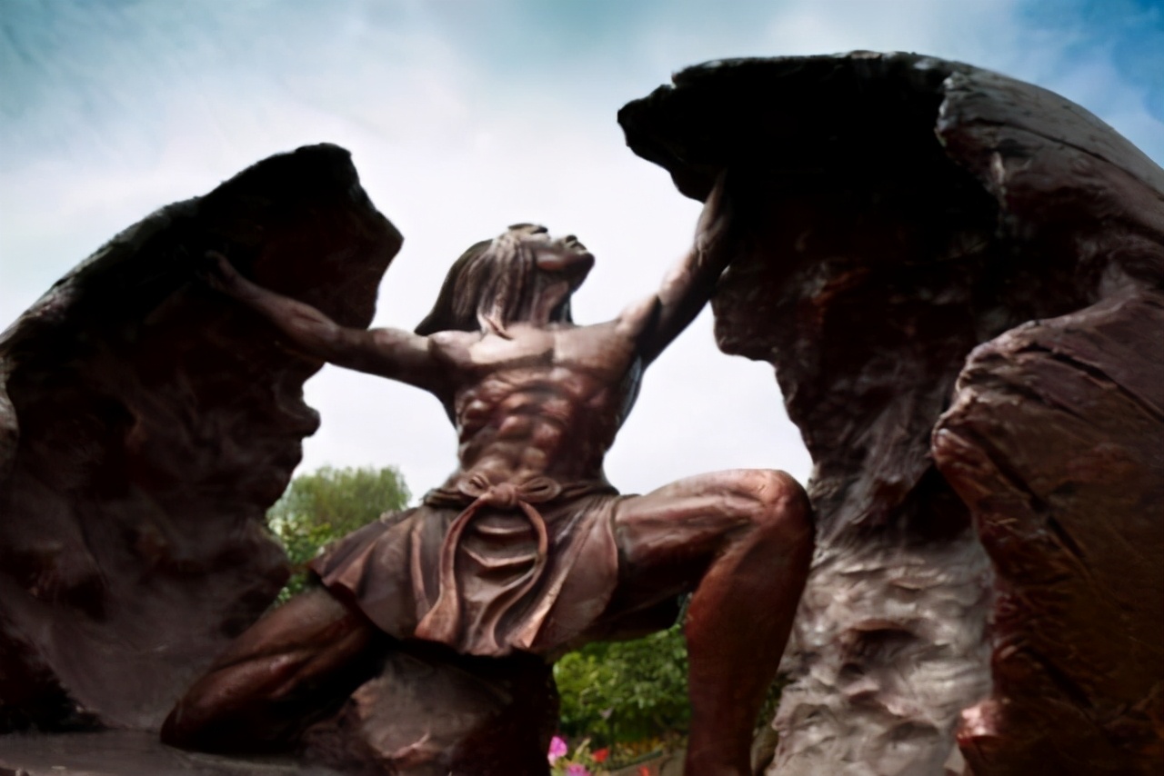 盘古开天地的神话故事是骗人的吗,盘古开天地是不是中国第一个神话