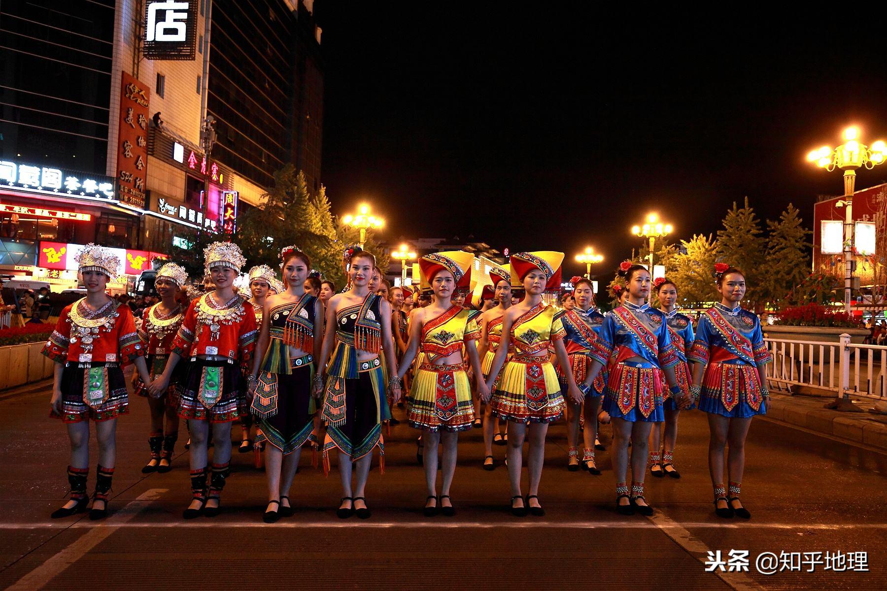 人文地理-广西壮族自治区的区划沿革和风俗文化