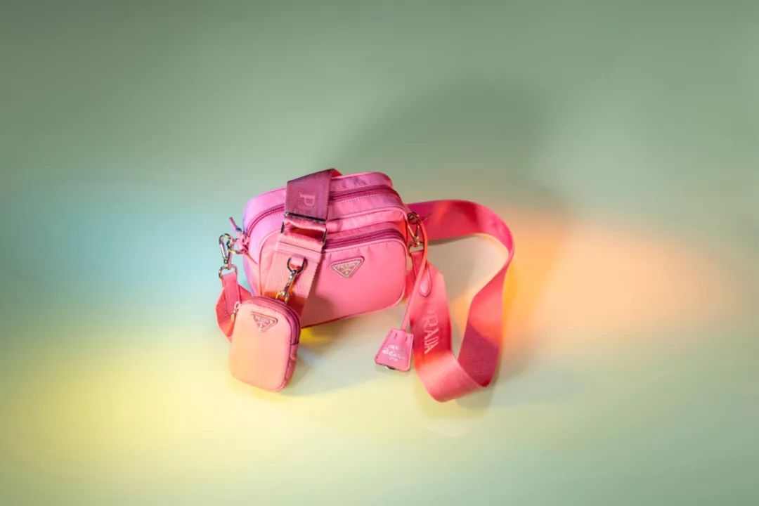 prada目前最火的包,prada复古包