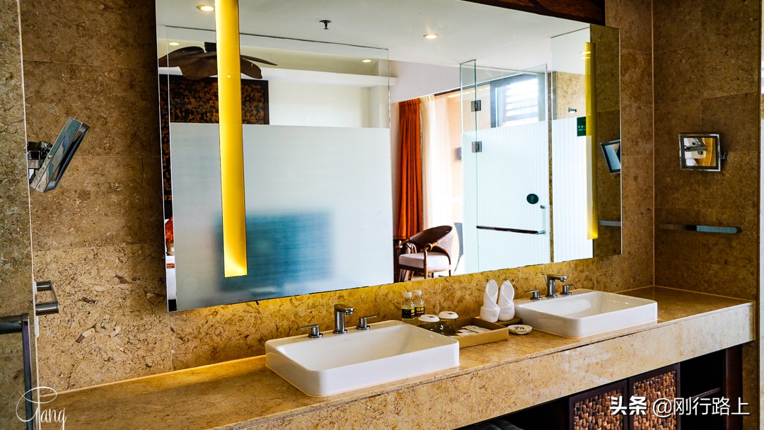 三亚酒店推荐性价比高海边附近,三亚住宿攻略海景酒店五天四晚