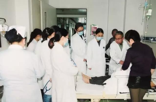 捐髓女孩一月增重10斤,小伙7天瘦15斤只为捐髓救人