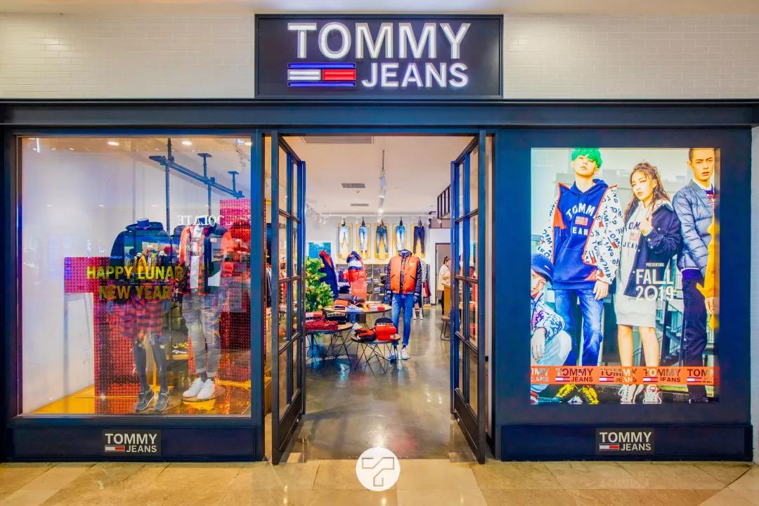 元旦来这家宝藏商场！热辣车模+街舞公演带你解锁年末购物新姿势