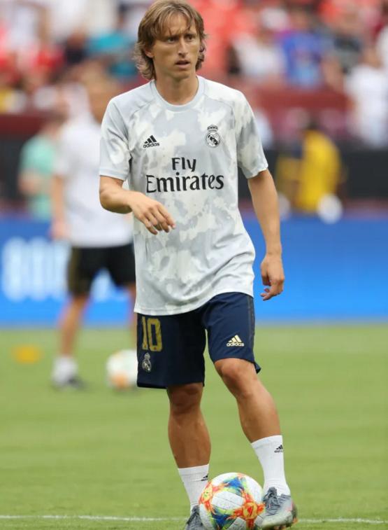 那些让人难以忍受的热身服，皇马曼城尤文的另类审美你能接得住吗