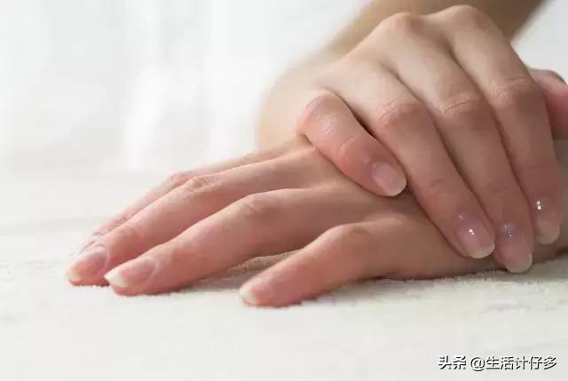 怎样让手又白又嫩零成本,怎么保护双手又白又嫩又光滑