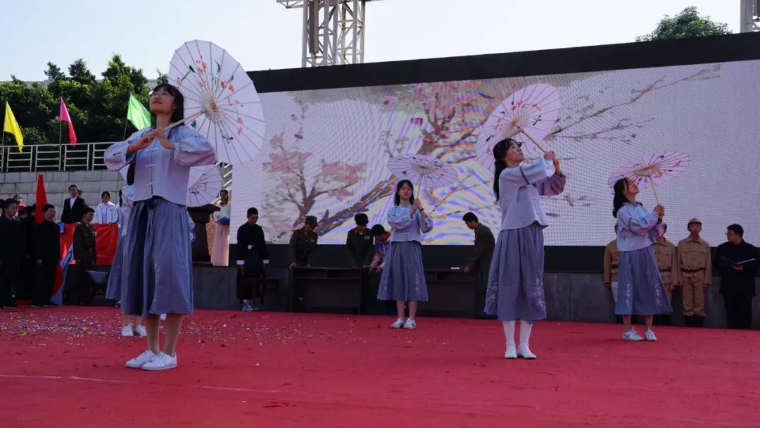 机器人在技能大赛上尬舞,世界机器人舞冠军挑战赛