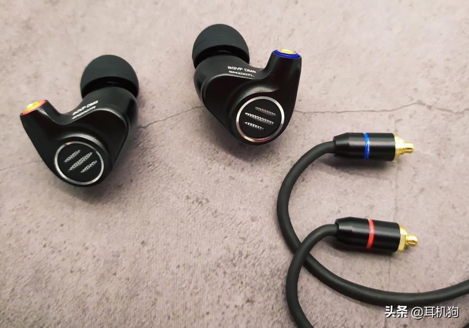 七单元旗舰耳机,价格高配置低却持续热卖