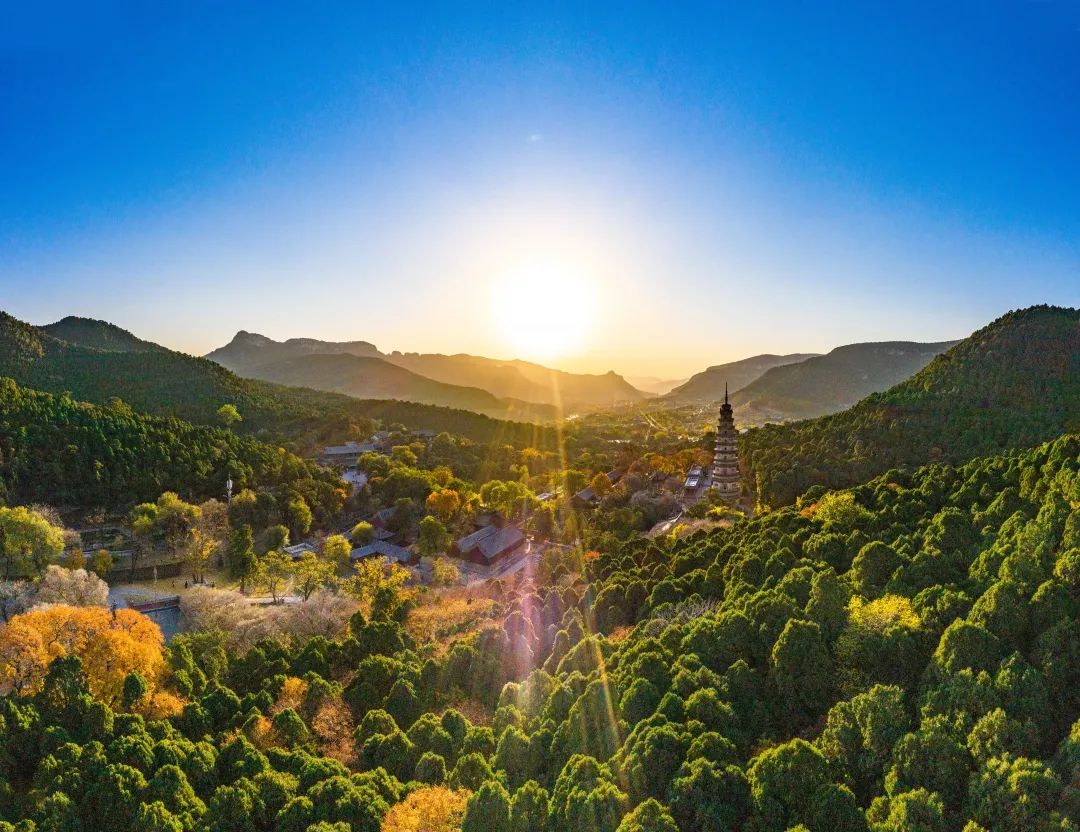 济南市灵山风景区,济南古香古色的景区