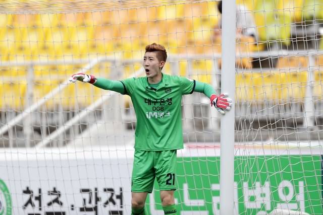 最强黑马!门将化妆登场曾“妖艳”世界杯东亚唯一一支全胜球队