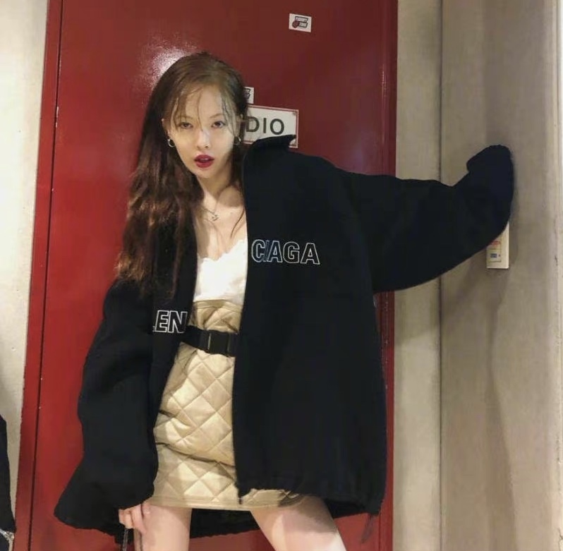 巴黎世家松糕毛棉服外套泫雅同款,韩国小野马金泫雅银色裙