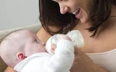 宝宝的奶量一次最多喝多少,新生宝宝喂奶量和间隔时间表