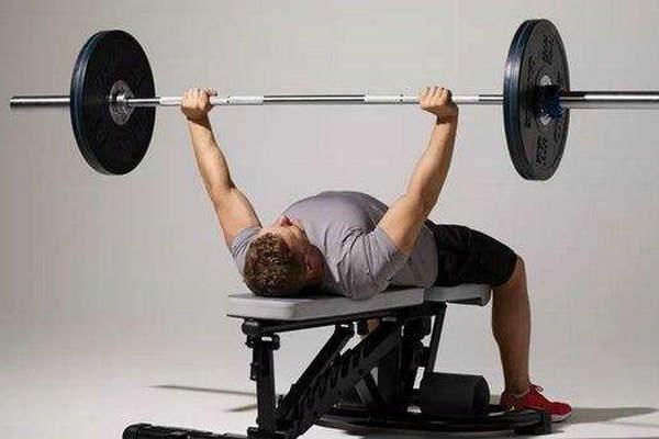 卧推感受不到胸发力,哑铃卧推找不到胸挤压感