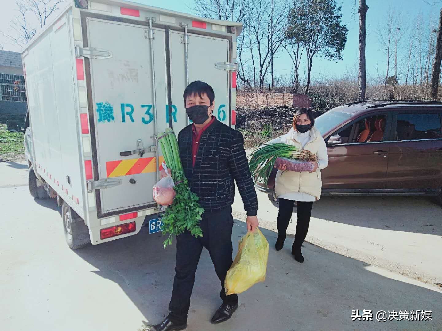 创业猪倌变身送餐员爱心午餐温暖隔离群众——内乡县岞曲镇创业青年义务送餐支援防控疫线