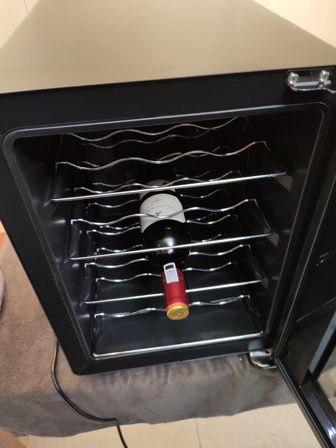 维诺卡夫酒柜采用什么温控器,维诺卡夫恒温酒柜质量怎么样