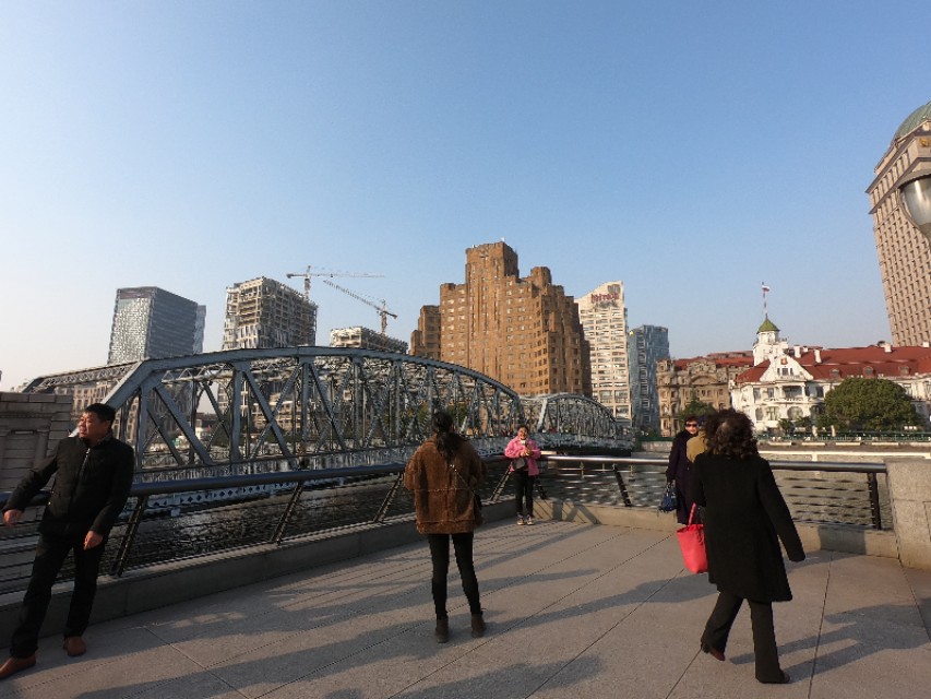 实拍上海干净的街道市容，不愧是一线城市，和你心中的魔都一样吗