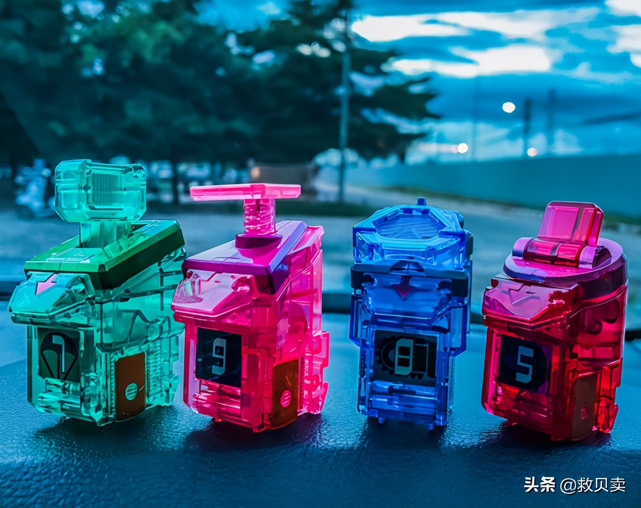 假面骑士：未婚妻卖万元模型*爱做**心晚餐，男子含泪吃两大碗