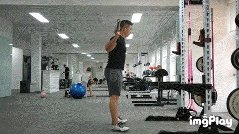 深蹲骨盆翻转有什么症状,深蹲骨盆反转是怎样的