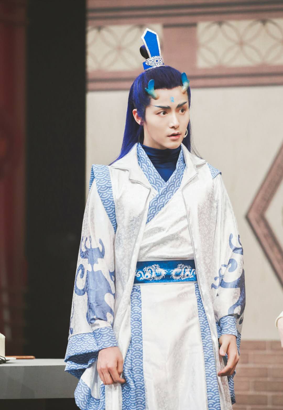 马天宇敖丙装扮太惊艳！个性穿搭也常被称赞，网友：神仙颜值