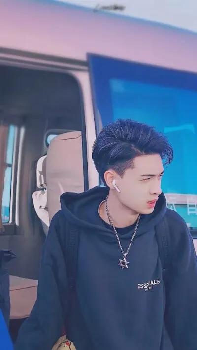 师兄团宠秦霄贤,师父有多宠小徒弟秦霄贤