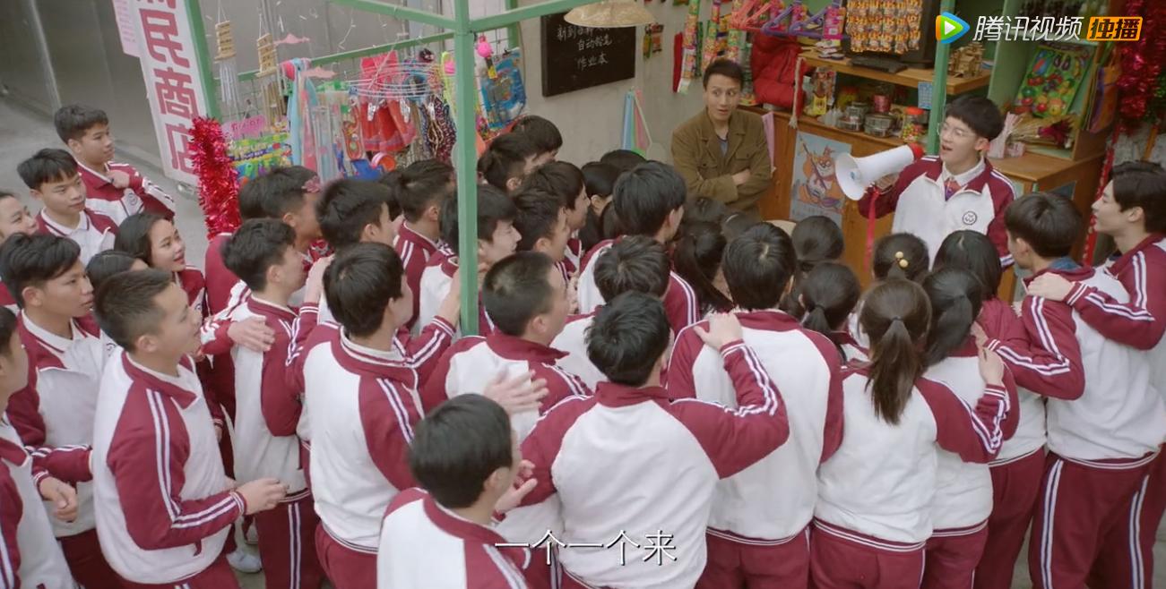 十八岁的蠢事你还能记得几件？陪你做蠢事的人还在你身边吗？