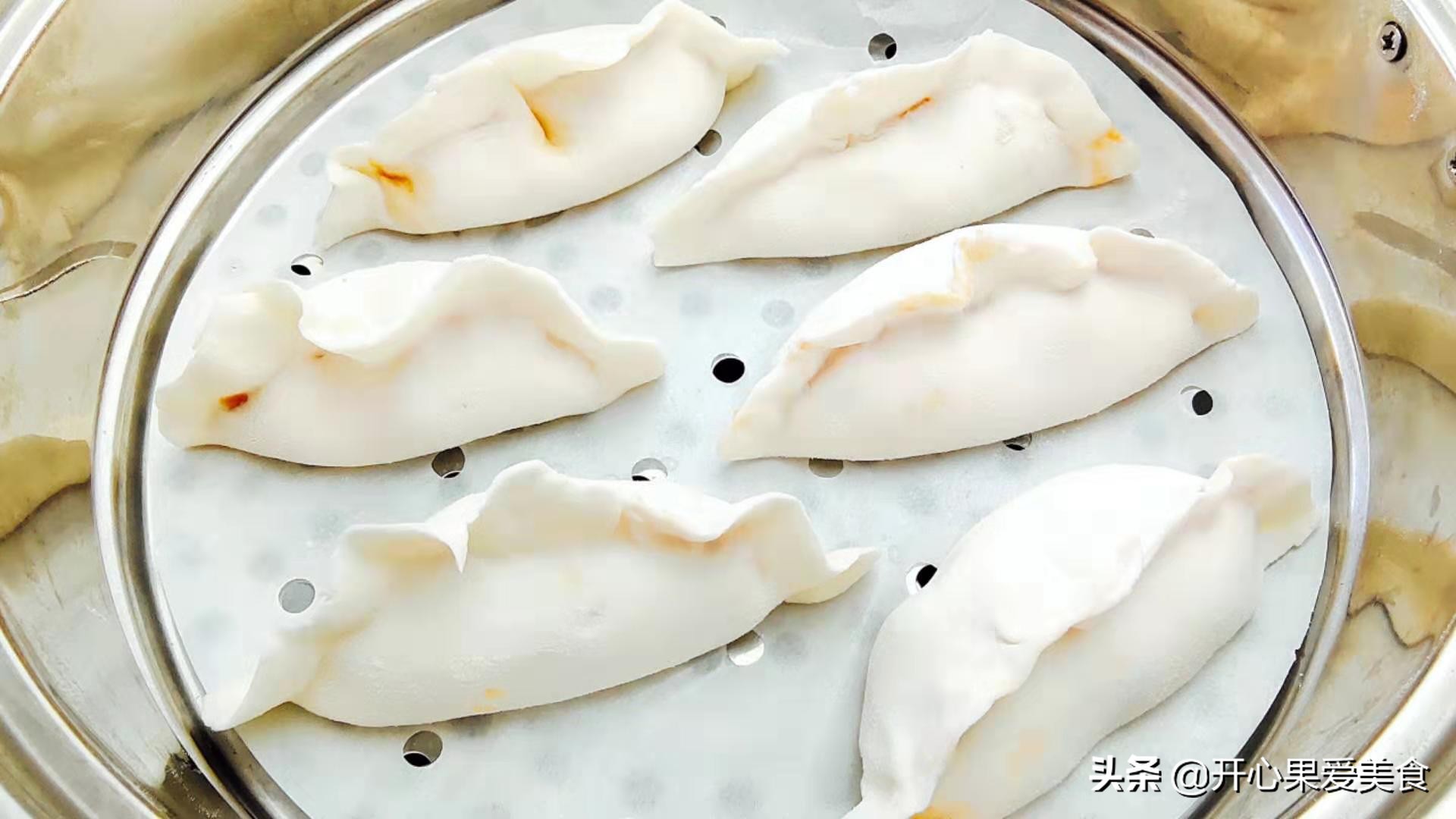 只用面粉做水晶蒸饺,蒸饺怎么做皮不硬又透明配方