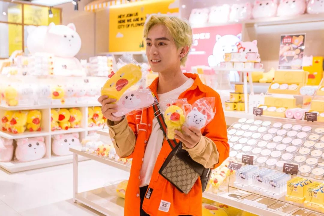 look缃戠孩,look鍝ュ摜