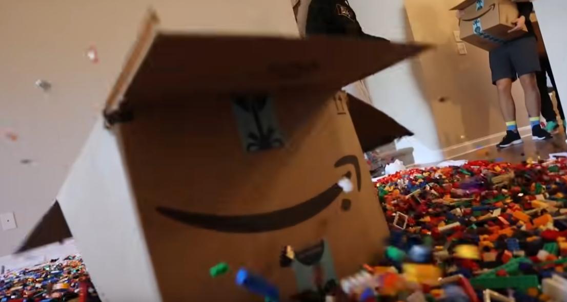 用100万个海洋球填满房间,50万个海洋球装在房间