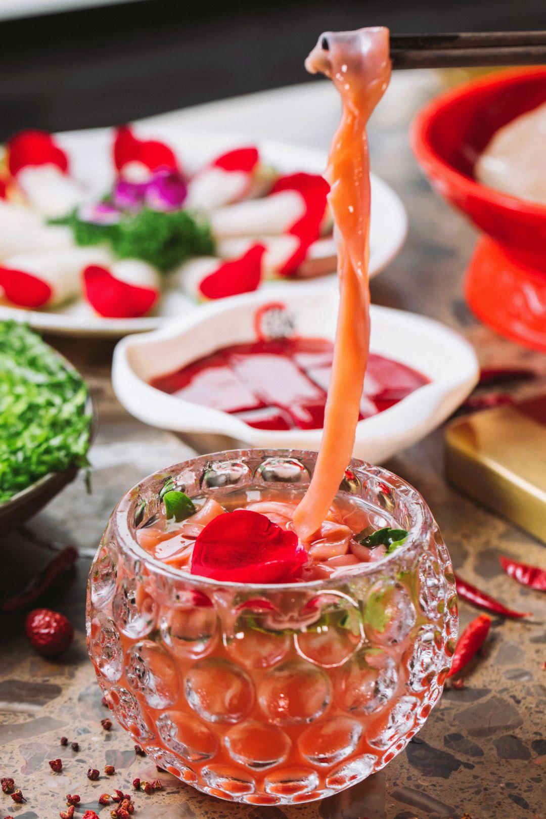 成都牛油火锅网红店,火遍全网的四川成都牛油火锅