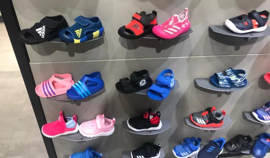 高颜值凉鞋小孩,什么材质的凉鞋鞋底最软