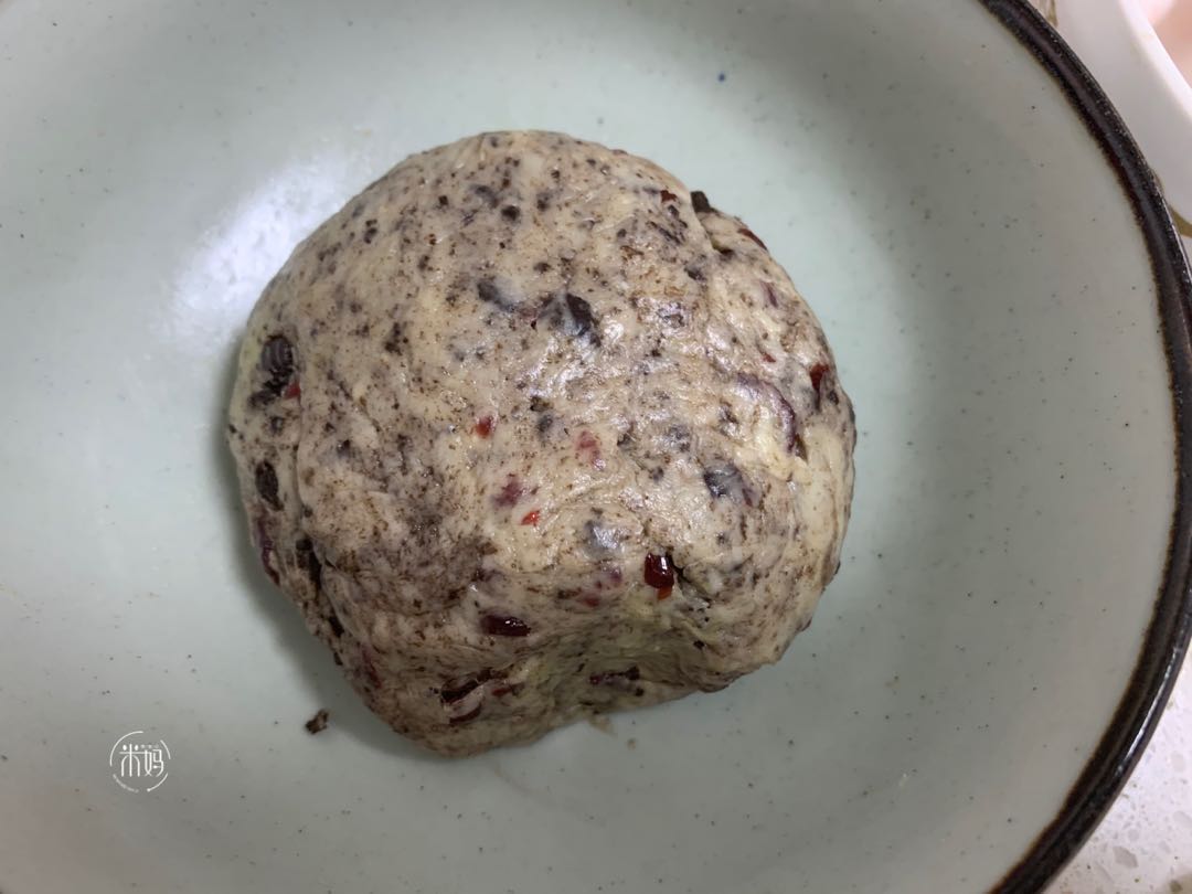 牛奶自制奶棒,用面粉和牛奶制作简单的食物