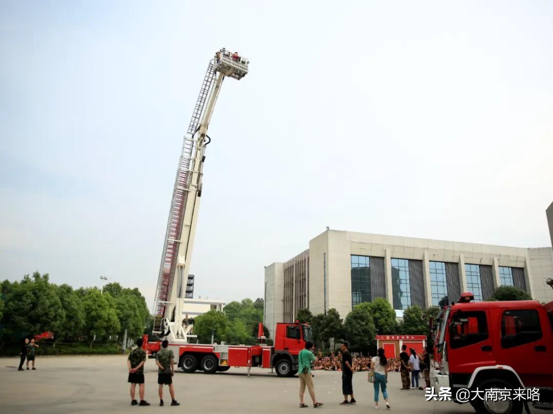 江苏教育频道特种兵军事夏令营,小小特种兵夏令营江苏广电