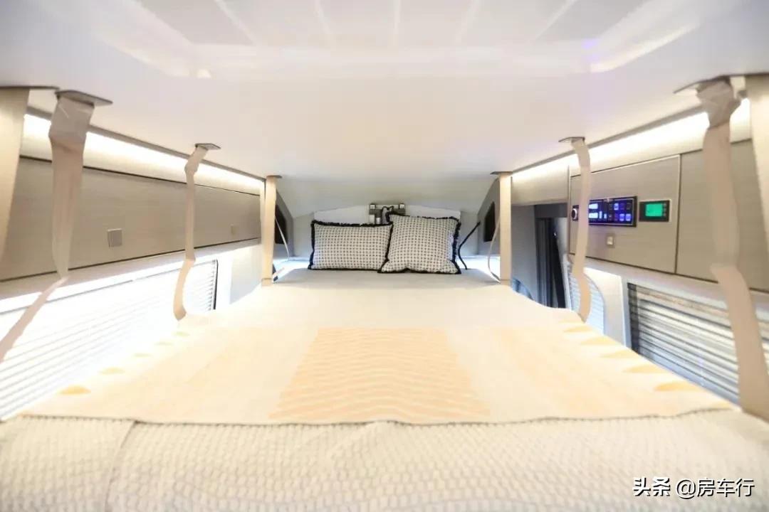 飞翔依维柯房车b型后厨卫,飞翔依维柯b型房车