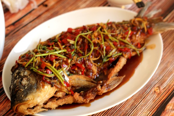 鲤鱼家常做法川菜干烧,家常鲤鱼清淡做法