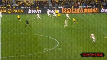 遭全世界豪门哄抢，世界足坛T1级别潜力中卫——乌帕梅卡诺