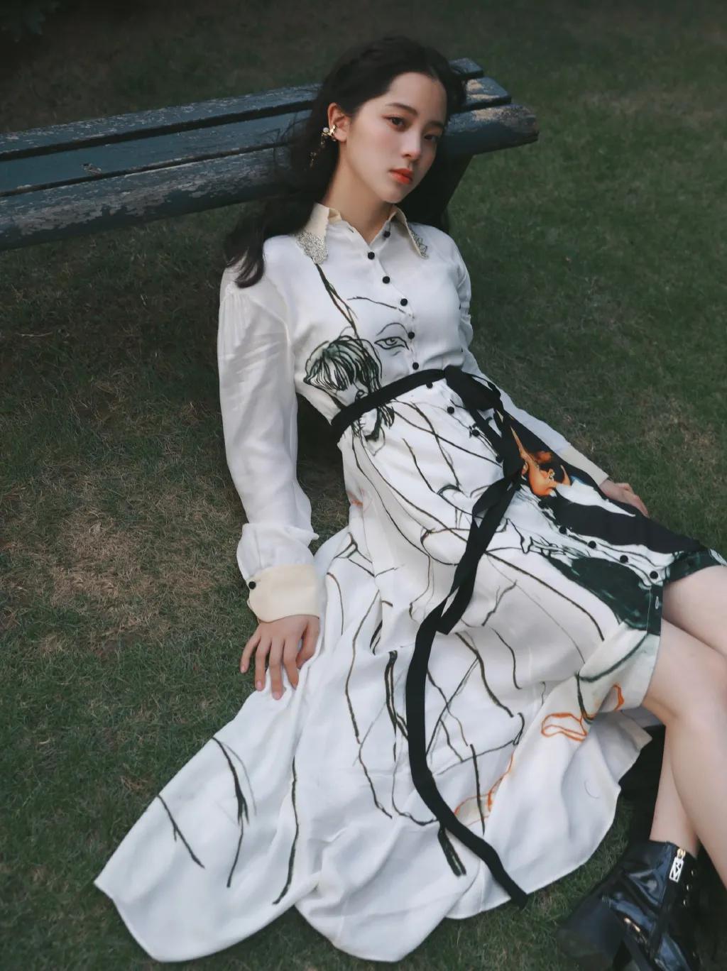 看欧阳娜娜的衣橱，意外发现每件都很值得买