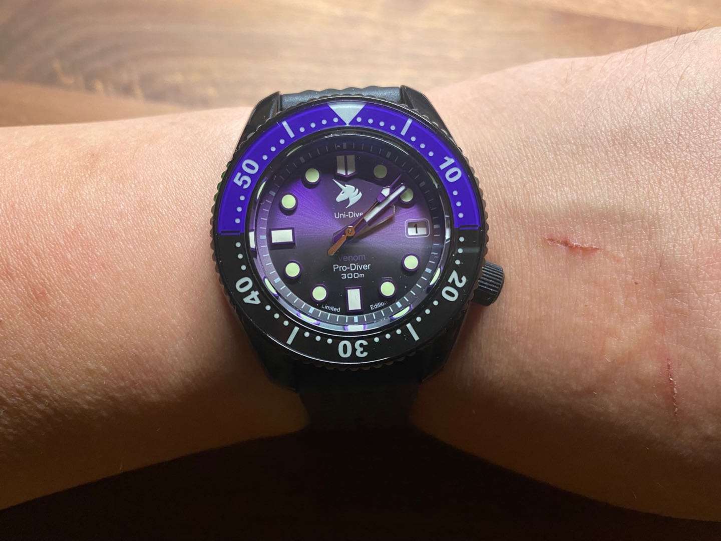 全新毒液测评,国产版毒液开箱