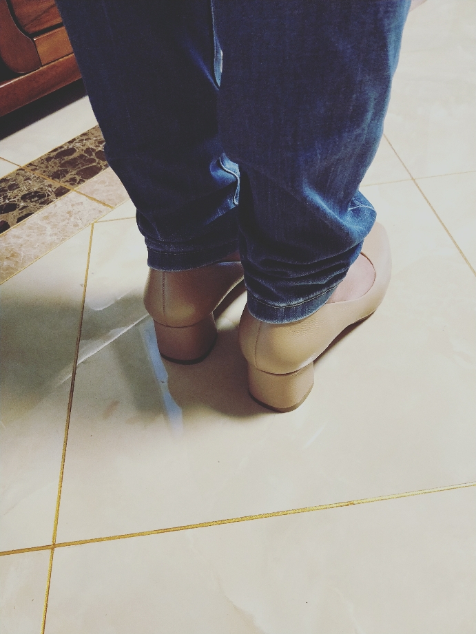 康奈休闲鞋子,康奈女鞋冬款皮鞋怎么样