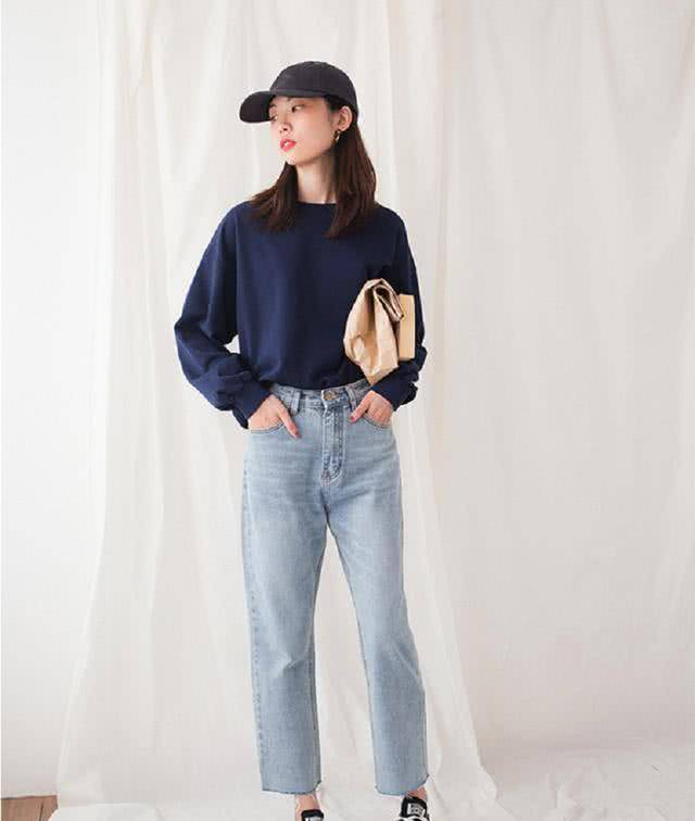 集齐这几款轻松玩转春装风格百变,让人眼前一亮的春装穿搭来啦